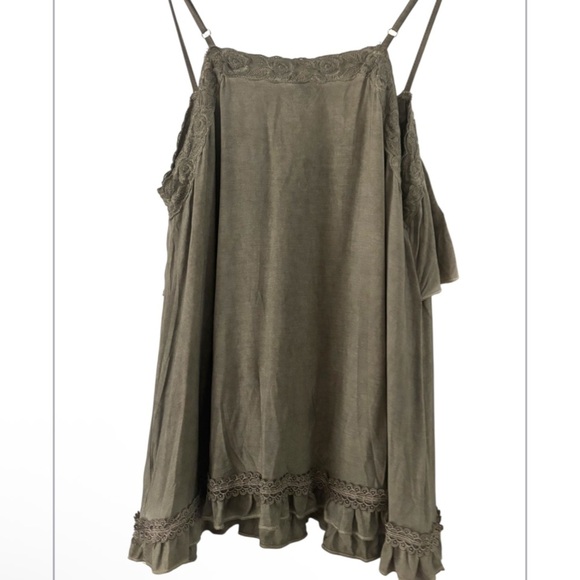 POL Embroidered Tank Top NWOT - Picture 2 of 5